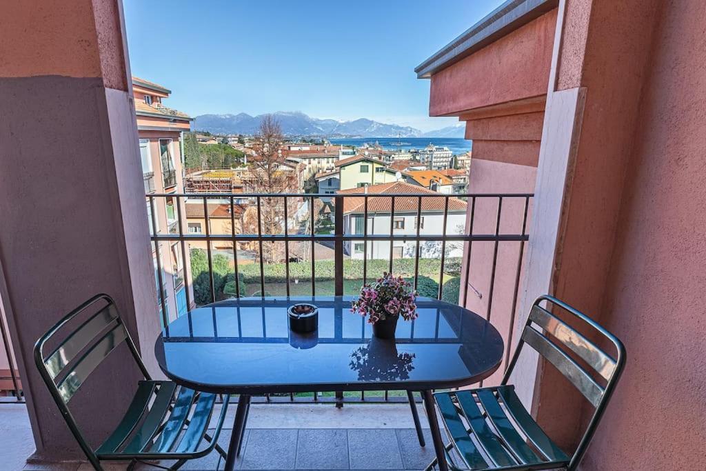 Garda Lake View Apartment Desenzano del Garda Exterior photo